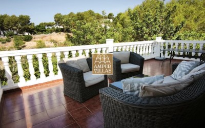 Spacious villa with guest apartment within short distance of the center of Altea la Vella.